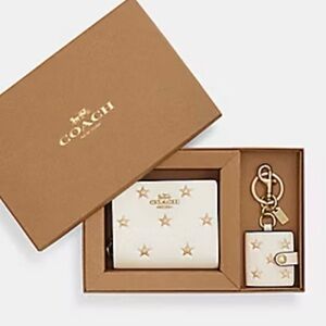 NWT Coach Boxed Snap Wallet And Picture Frame Bag Charm With Star Print